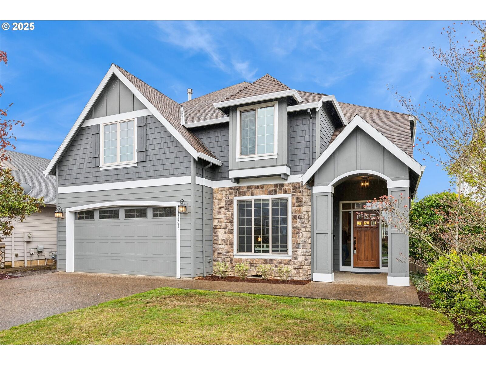 Property Photo: 14642 Walnut Grove Way OR 97045