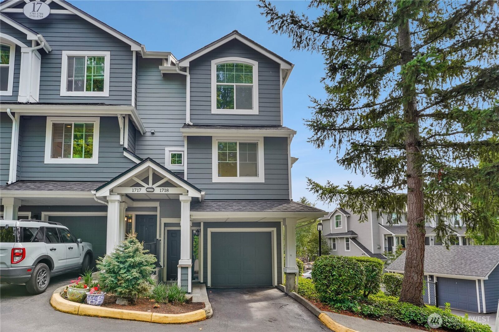 Property Photo:  16125  Juanita Woodinville Way NE 1718  WA 98011 