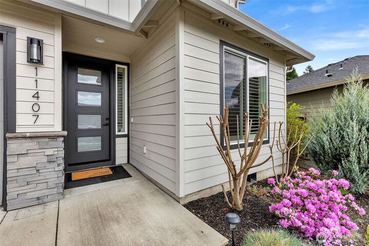 Property Photo: 11407 SE 11th Circle WA 98664