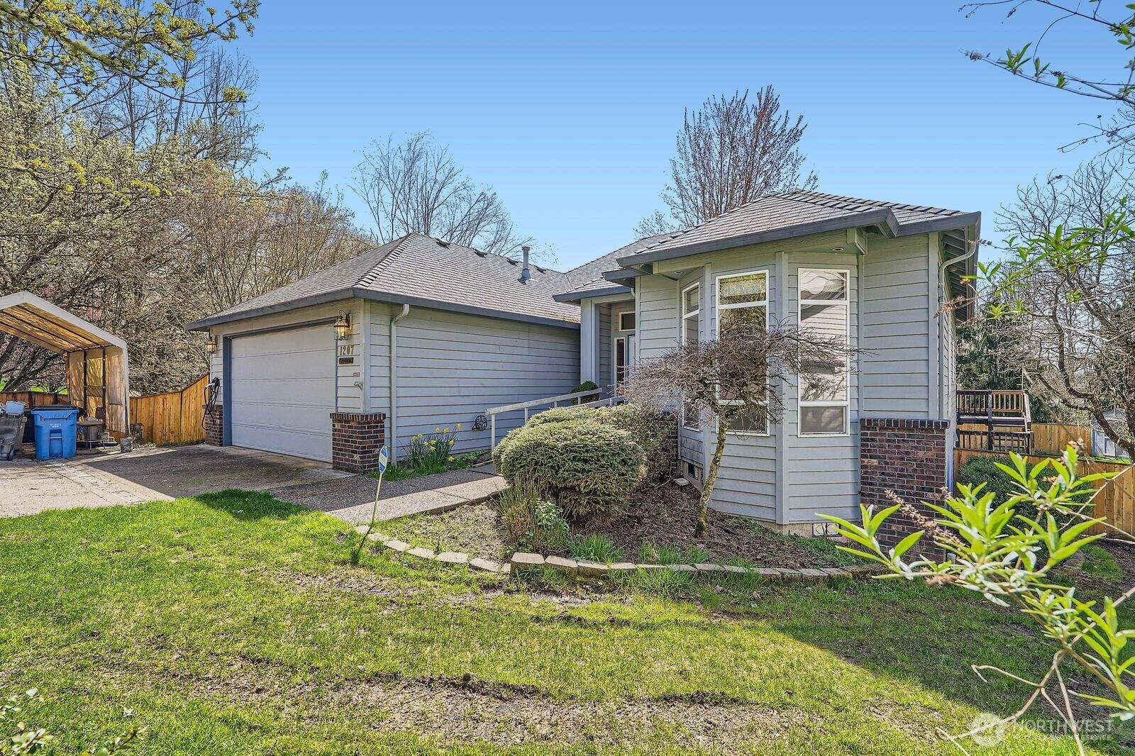 Property Photo:  1207 NE 2nd Circle  WA 98604 