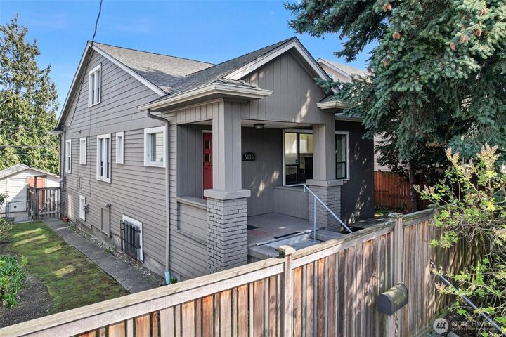 Property Photo: 5016 7th Ave NE WA 98105
