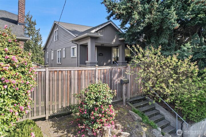 Property Photo:  5016  7th Ave NE  WA 98105 
