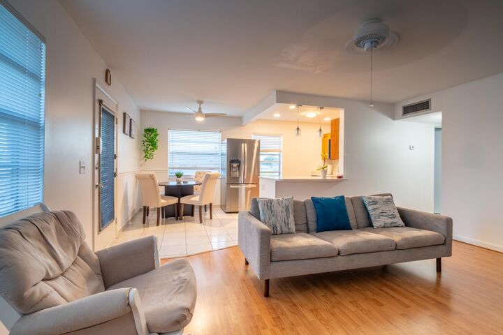 313 Burgundy G  Delray Beach FL 33484 photo