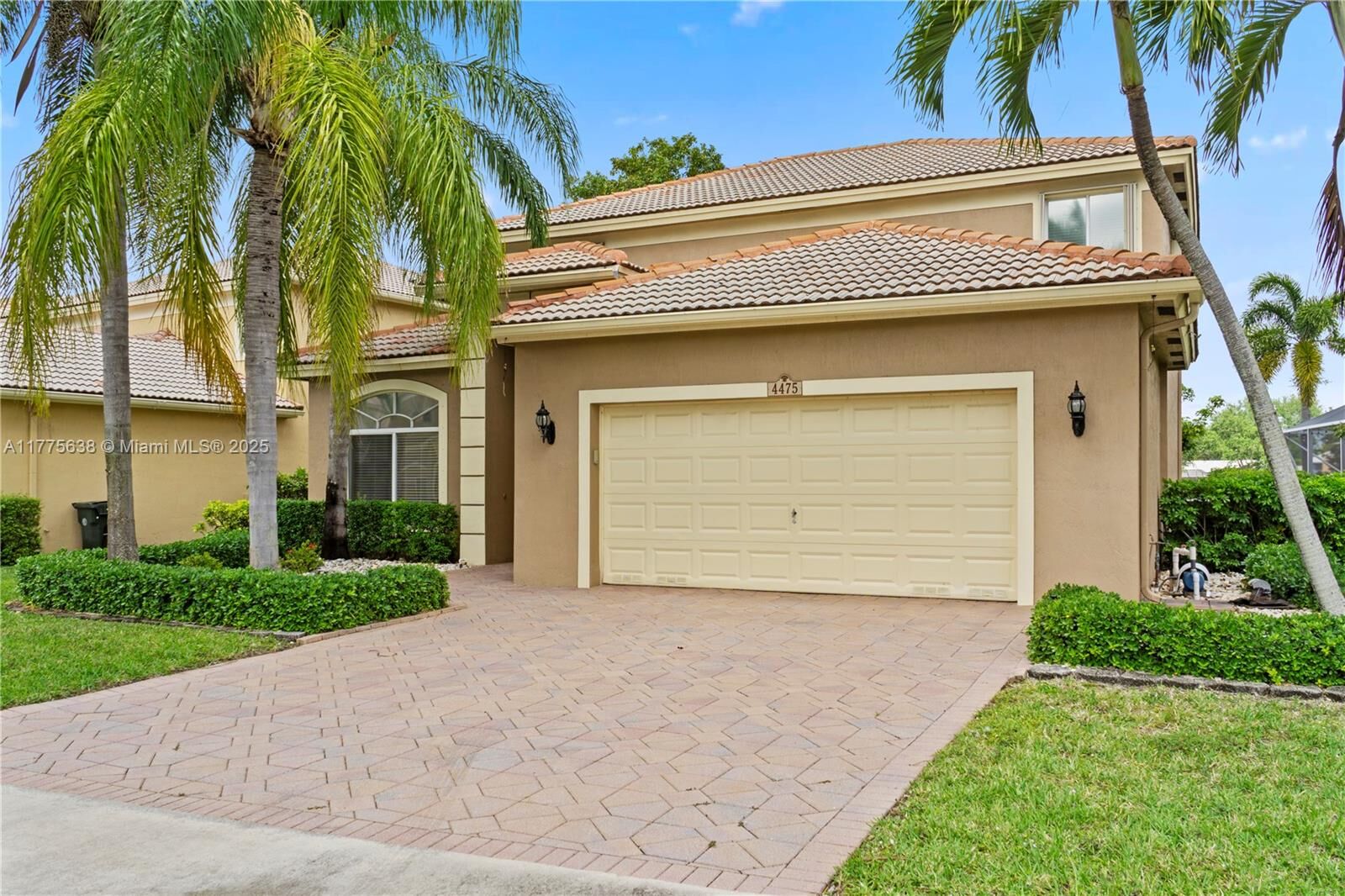 Property Photo:  4475 Banyan Trails Dr  FL 33073 