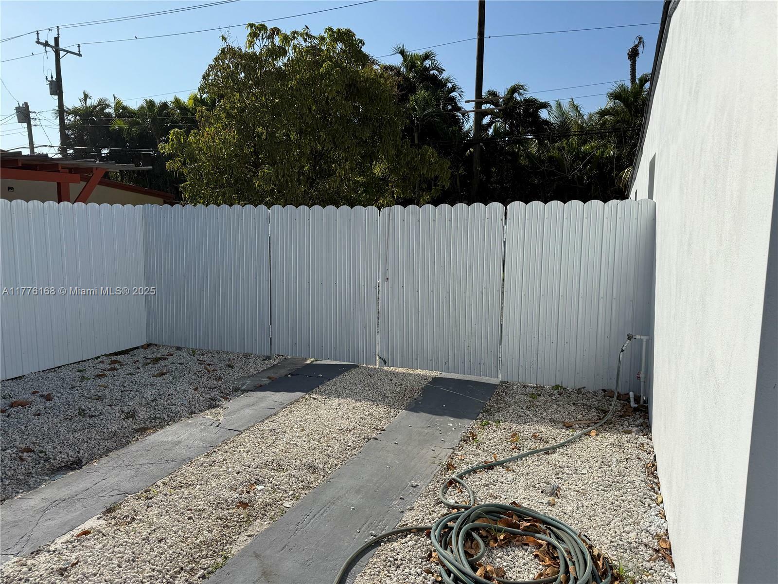 Property Photo: 9950 SW 55th St FL 33165