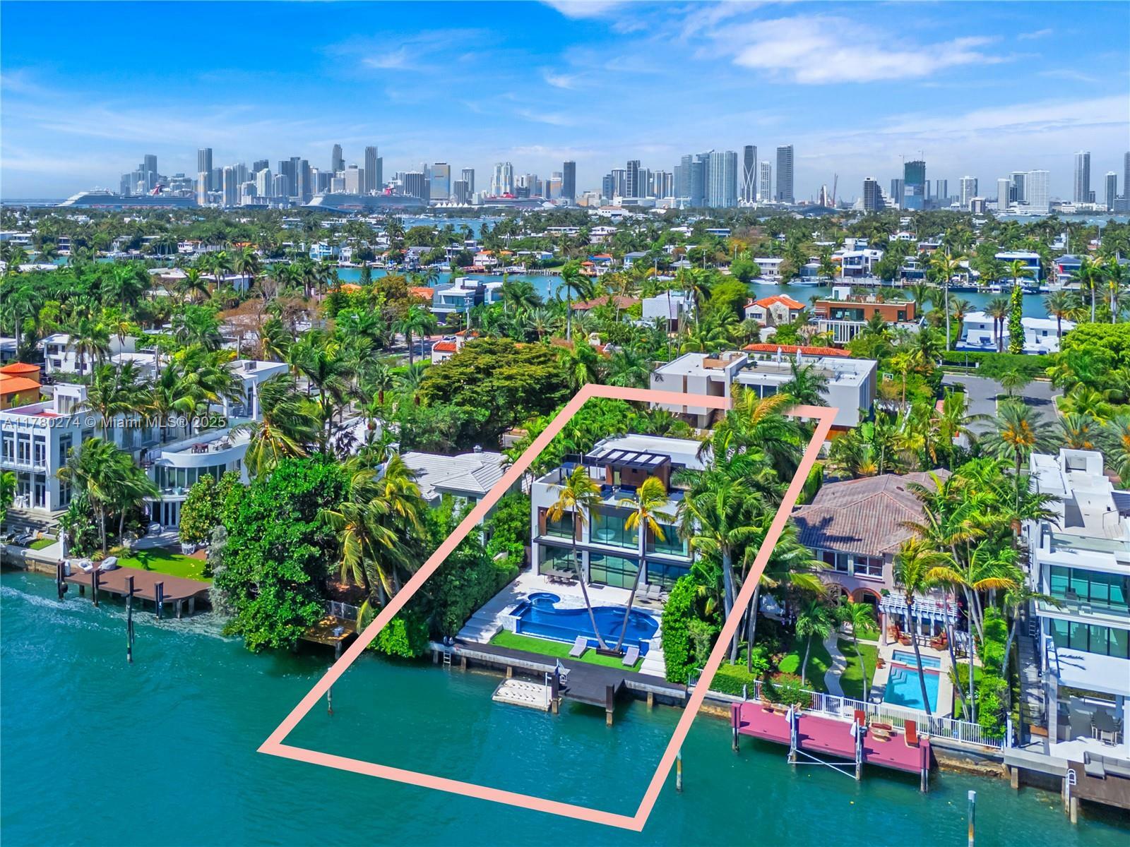 Property Photo: 247 E Rivo Alto Dr FL 33139