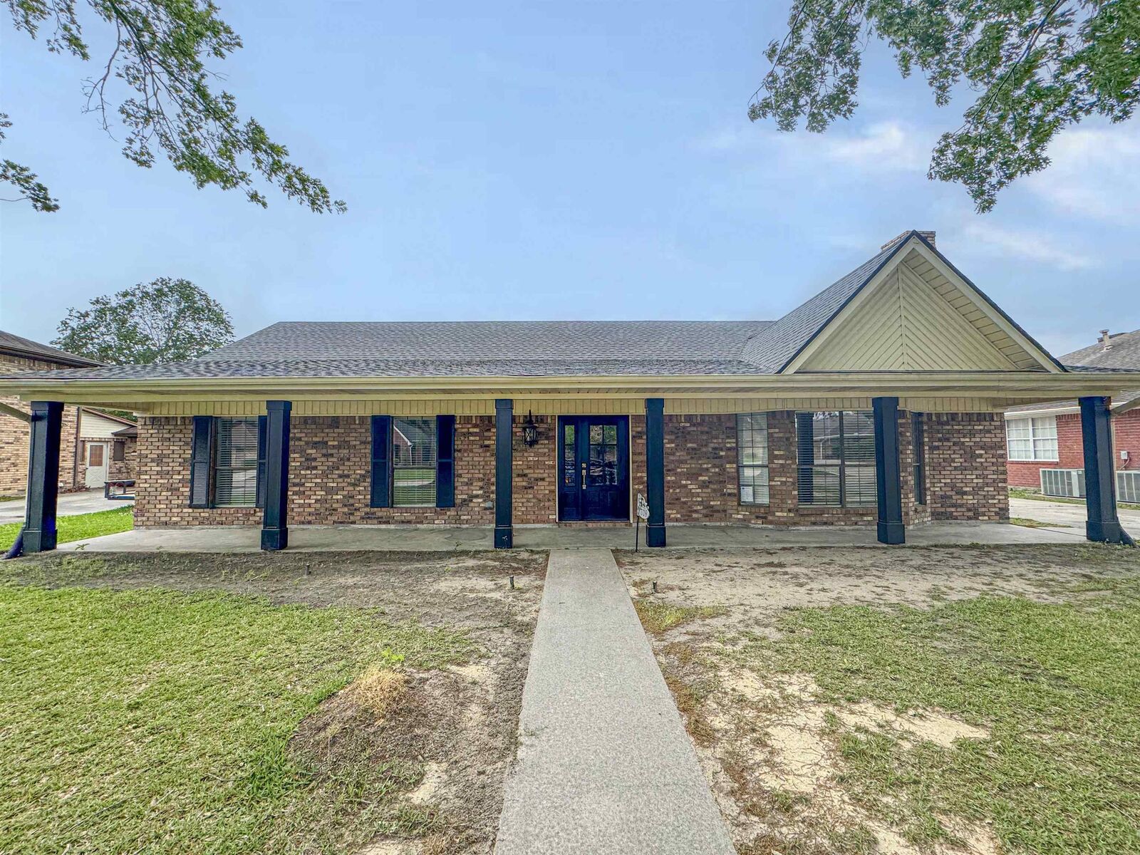 Property Photo: 708 S 5 1/2 TX 77627