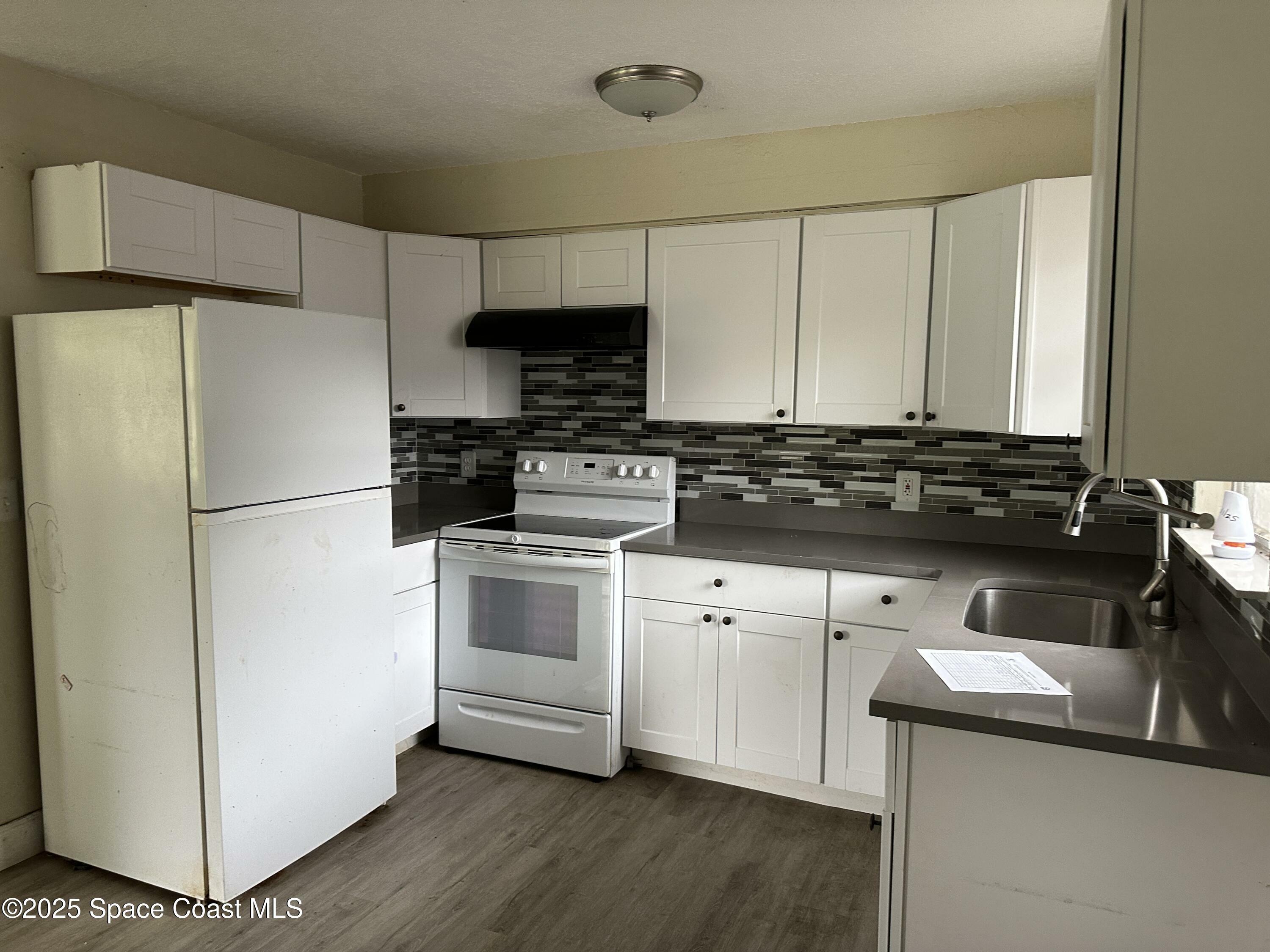 Property Photo:  621 S Georgia Avenue  FL 32922 