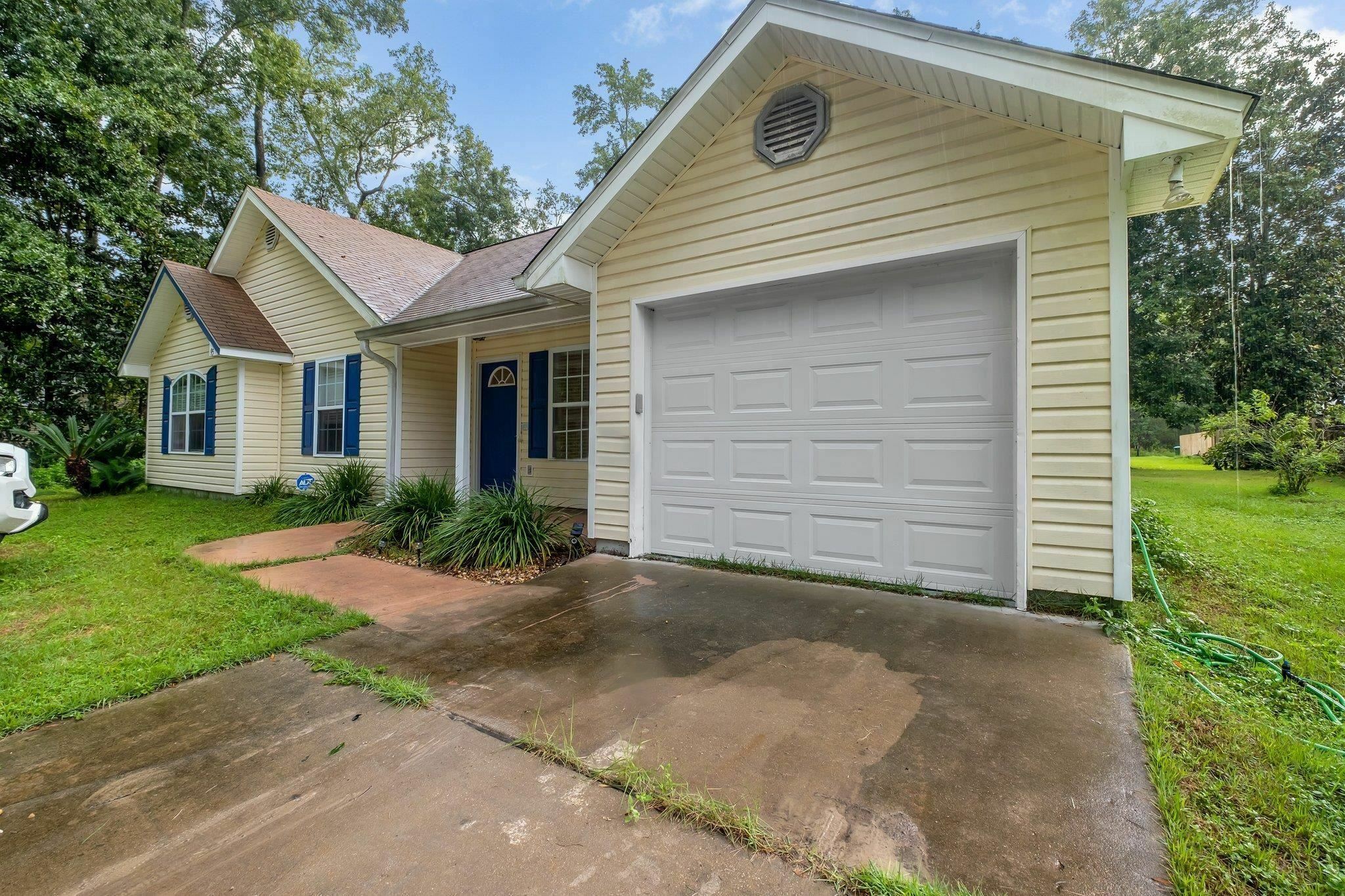 Property Photo: 95 Haida Trail FL 32327