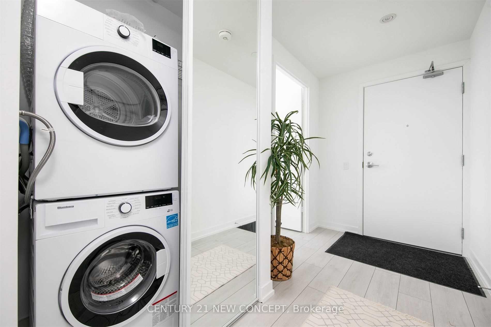 Property Photo: 898 Portage Parkway 2902 ON L4K 0J6