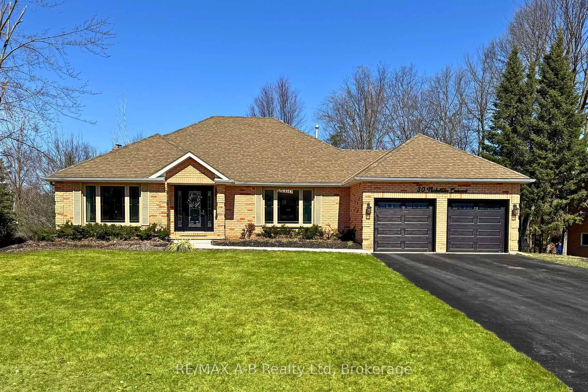 Property Photo: 30 Nicholson Crescent ON L9X 0G9