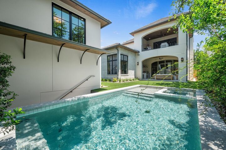 2307 Quarry Road  Austin TX 78703 photo