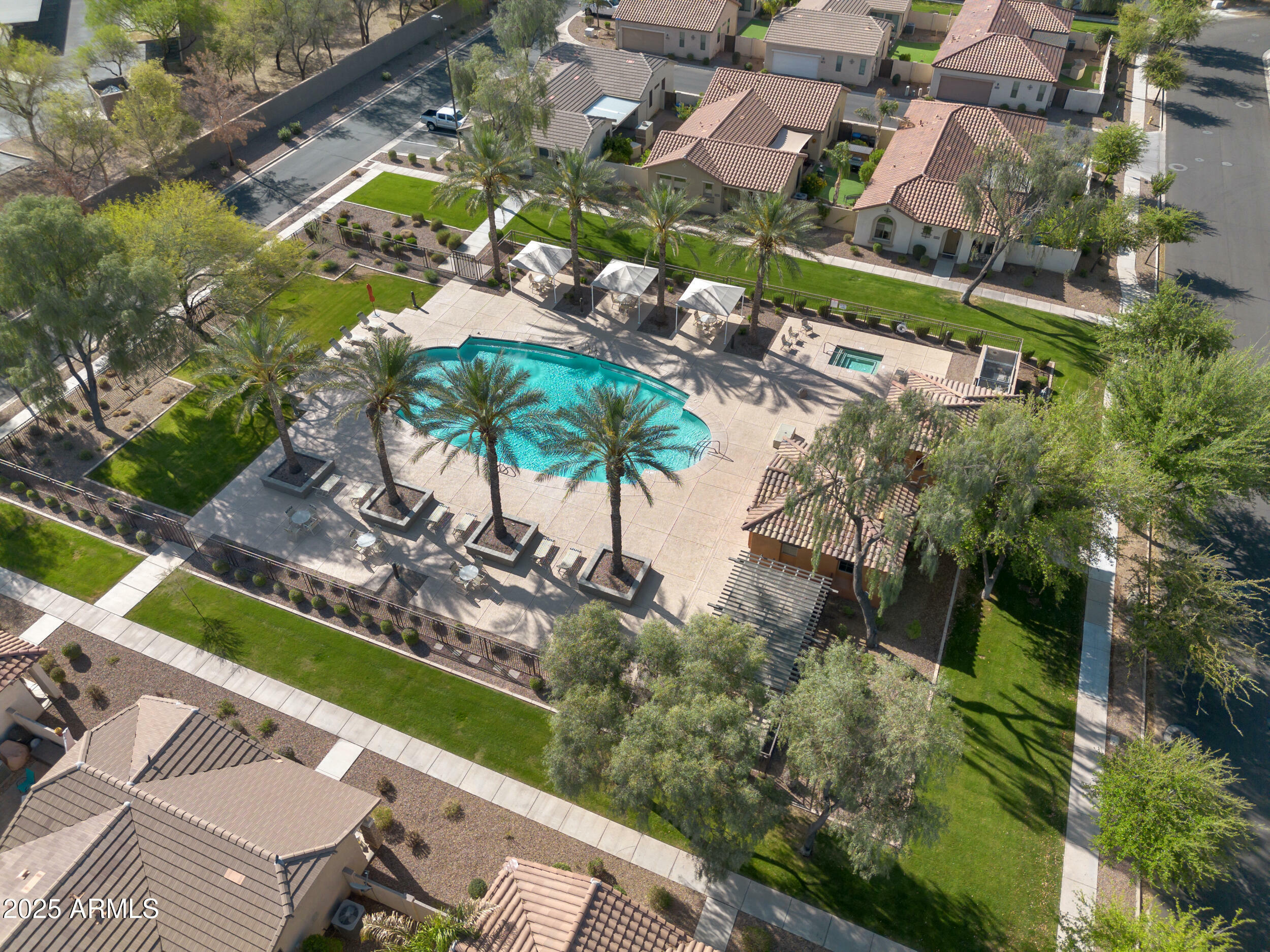 Property Photo: 4646 E Maplewood Street AZ 85297