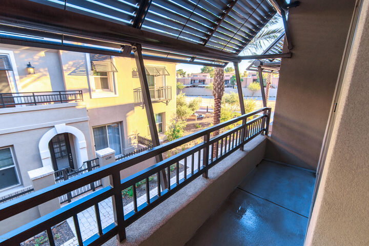 Property Photo: 6565 E Thomas Road 1011 AZ 85251