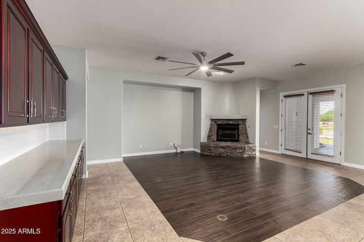 Property Photo: 702 E Capricorn Way AZ 85249