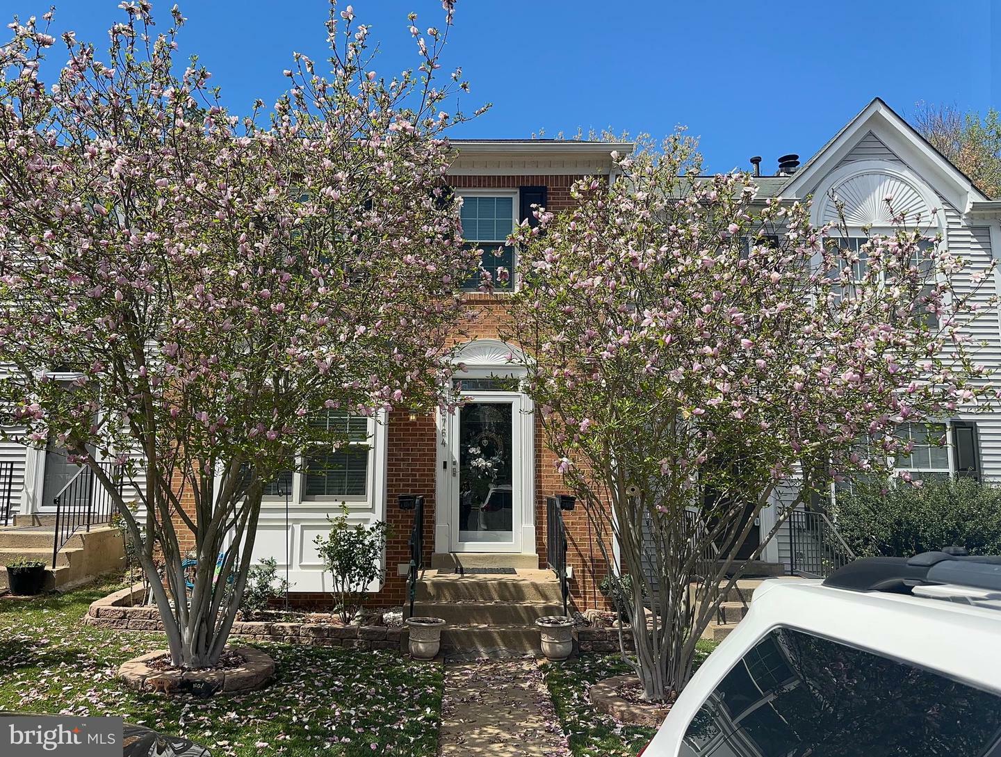 Property Photo: 2764 Brier Pond Circle VA 22191