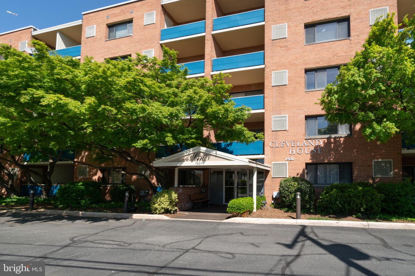 Property Photo:  1931 N Cleveland Street 312  VA 22201 