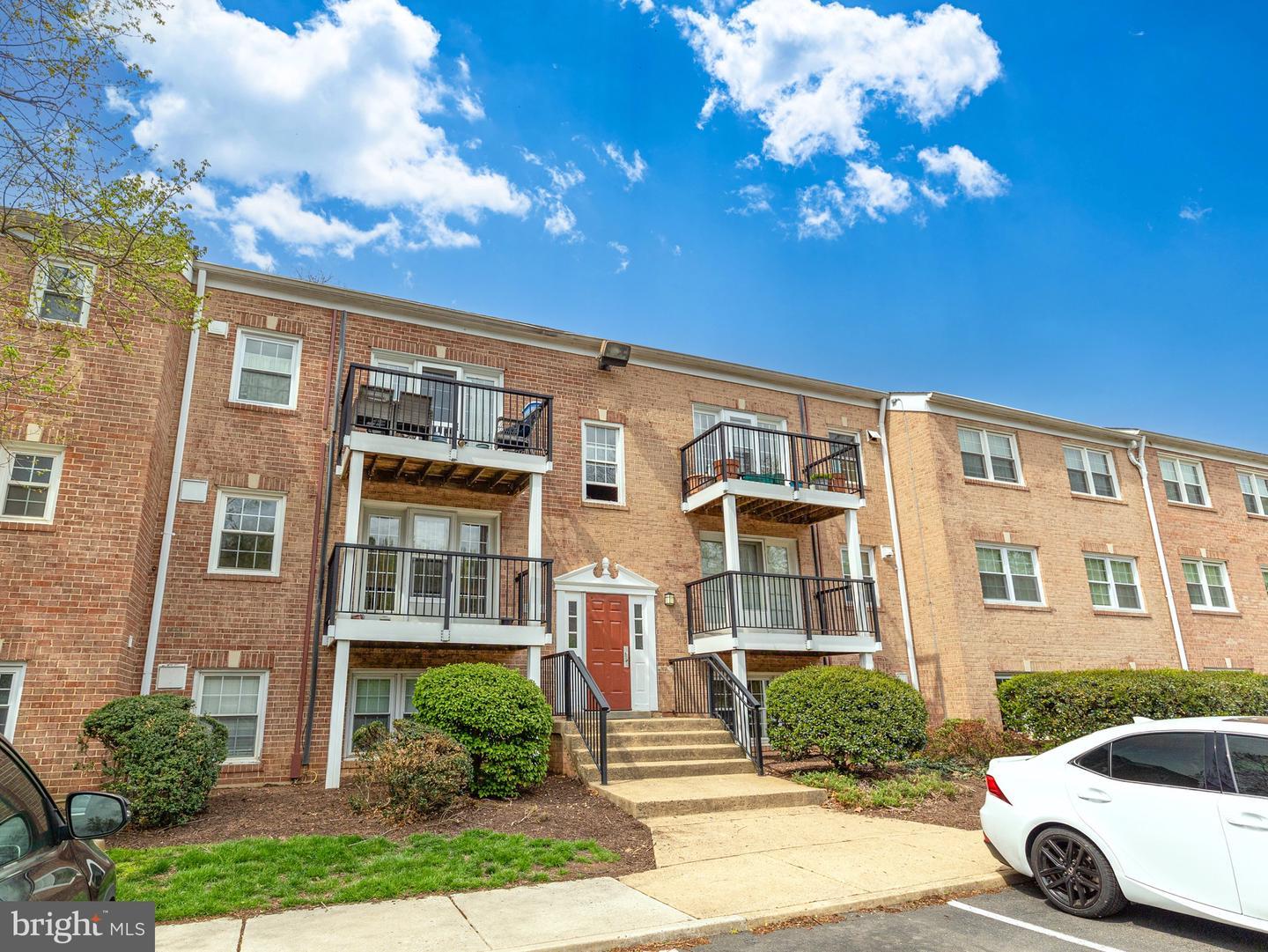 Property Photo: 9457 Fairfax Boulevard 203 VA 22031
