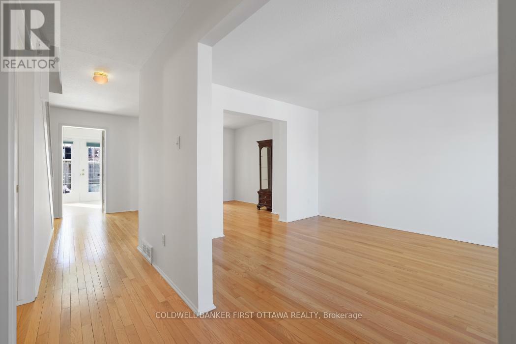 Property Photo: 446 Kintyre Private ON K2C 3M9