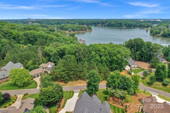 3125 Lake Pointe Drive 77  Belmont NC 28012 photo