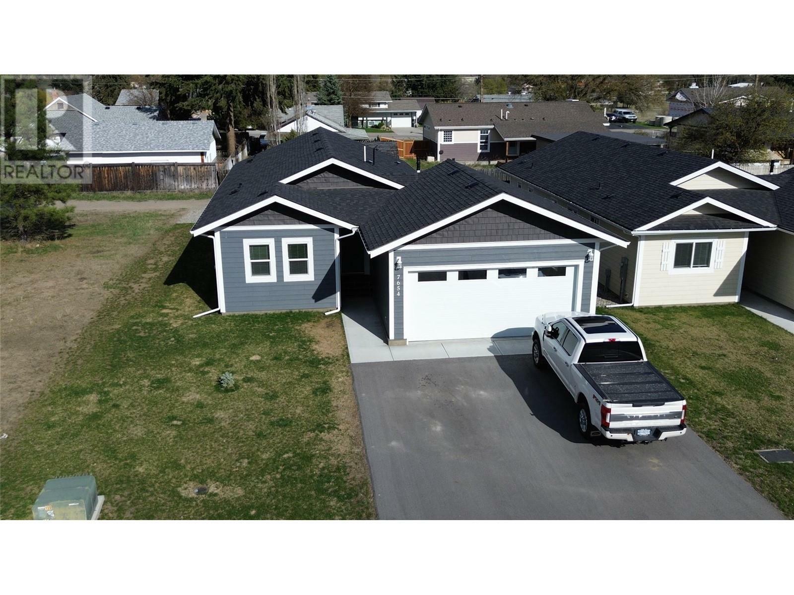Photo de la propriété: 7654 18th Street BC V0H 1H2