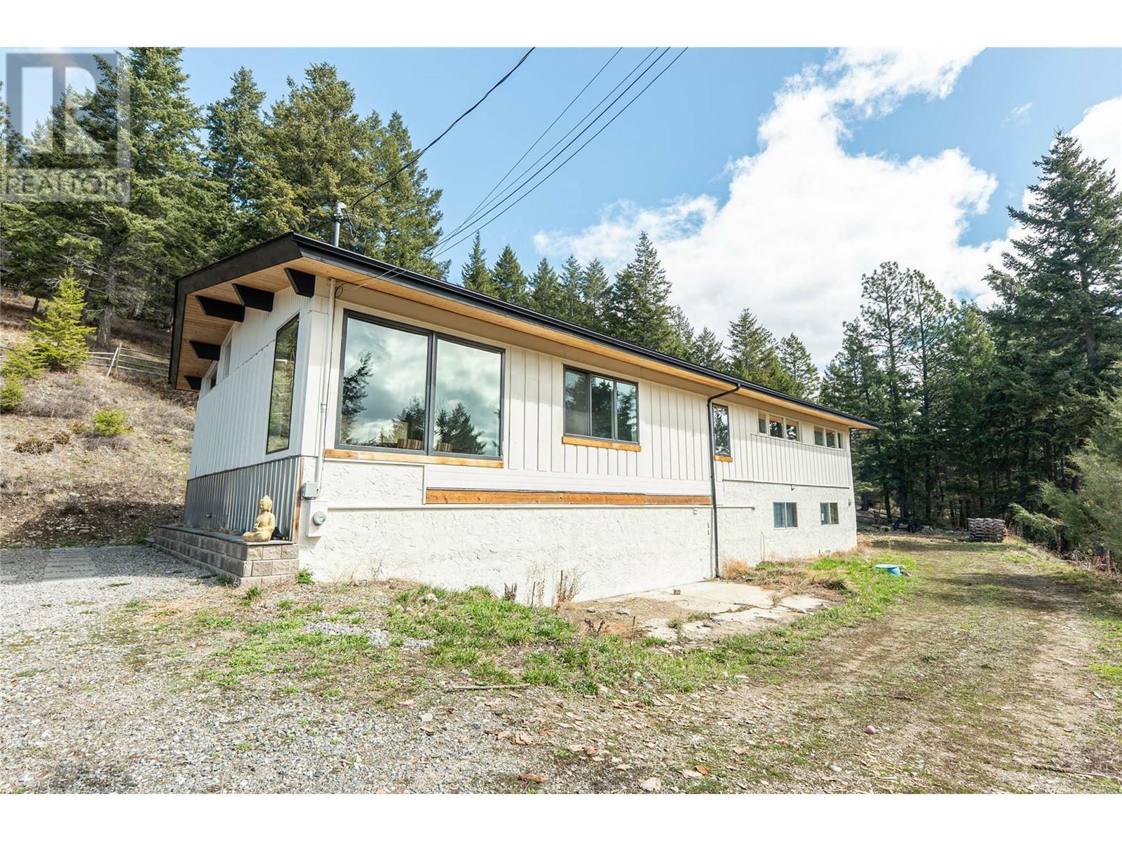 Photo de la propriété: 8250 Sun Valley Road BC V1P 1J3