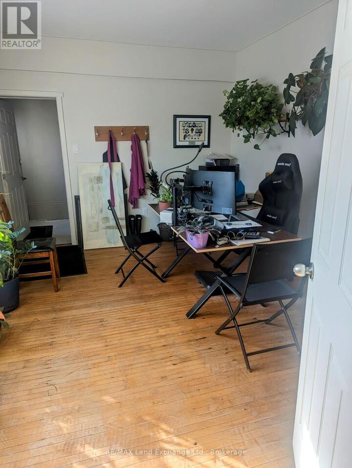 Property Photo:  428 Queen Street South  ON N0G 2N0 