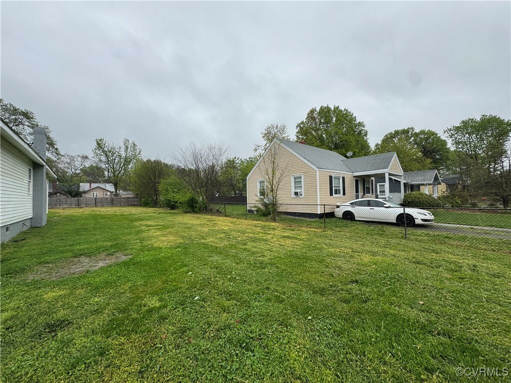 Property Photo:  3105 1/2 Logandale Avenue  VA 23224 