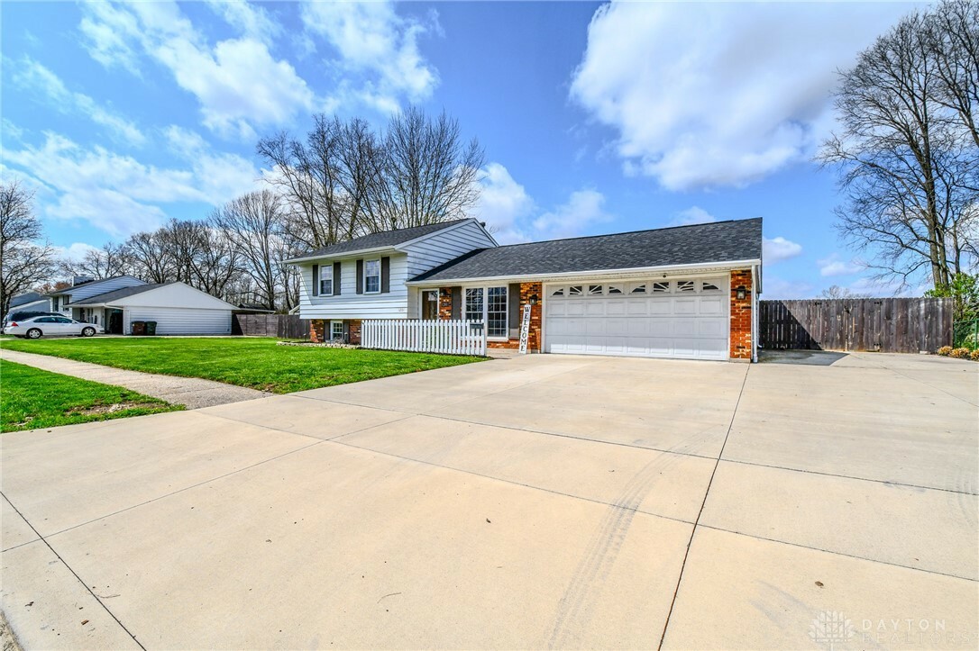 Property Photo: 1201 Edgebrook Avenue OH 45344