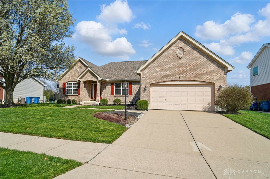 Property Photo: 6925 Evergreen Circle OH 45424