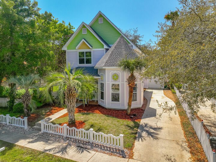 Property Photo: 4586 Woodwind Drive FL 32541