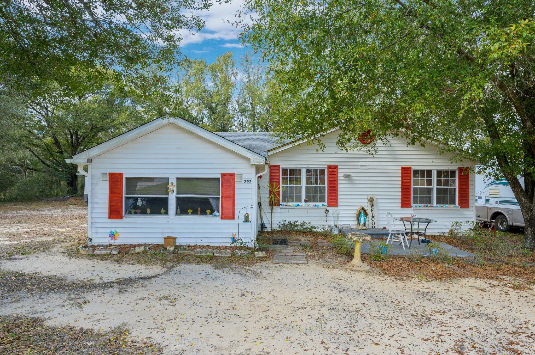 Property Photo: 292 Holland Street FL 32536