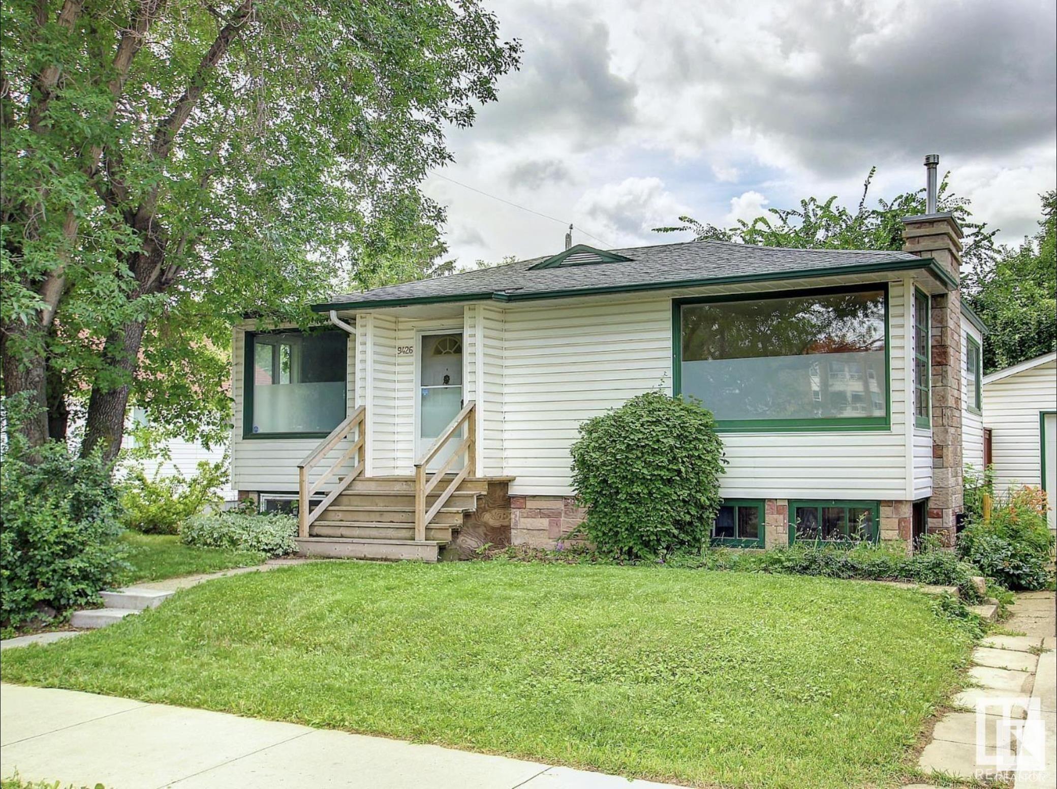9426 95 Street NW  Edmonton AB T6C 3X3 photo