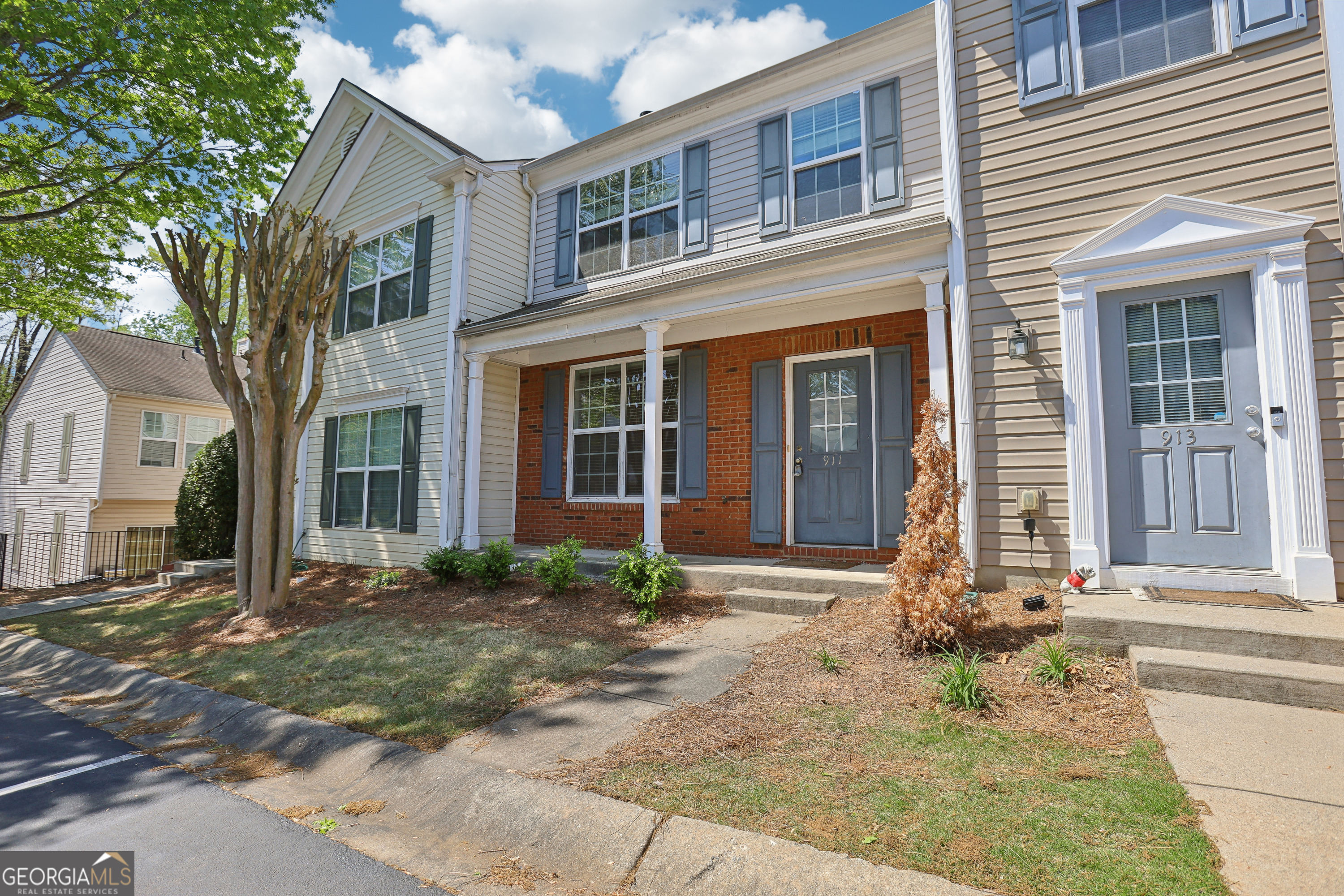 Property Photo: 911 Prestwyck Court GA 30004