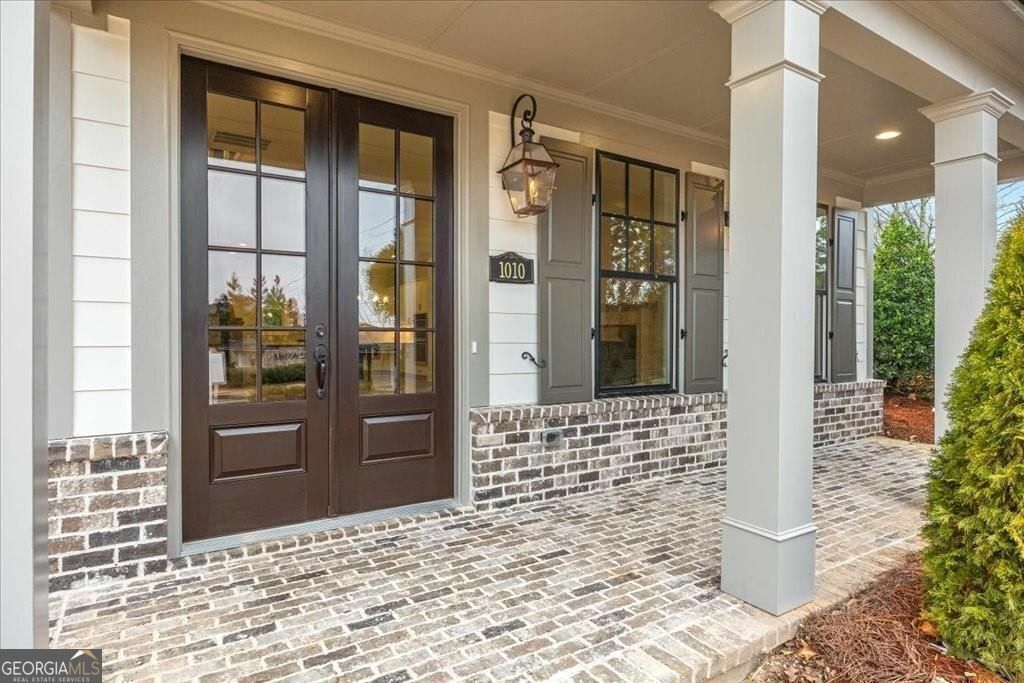 Property Photo: 1010 Coleman Place Drive GA 30075