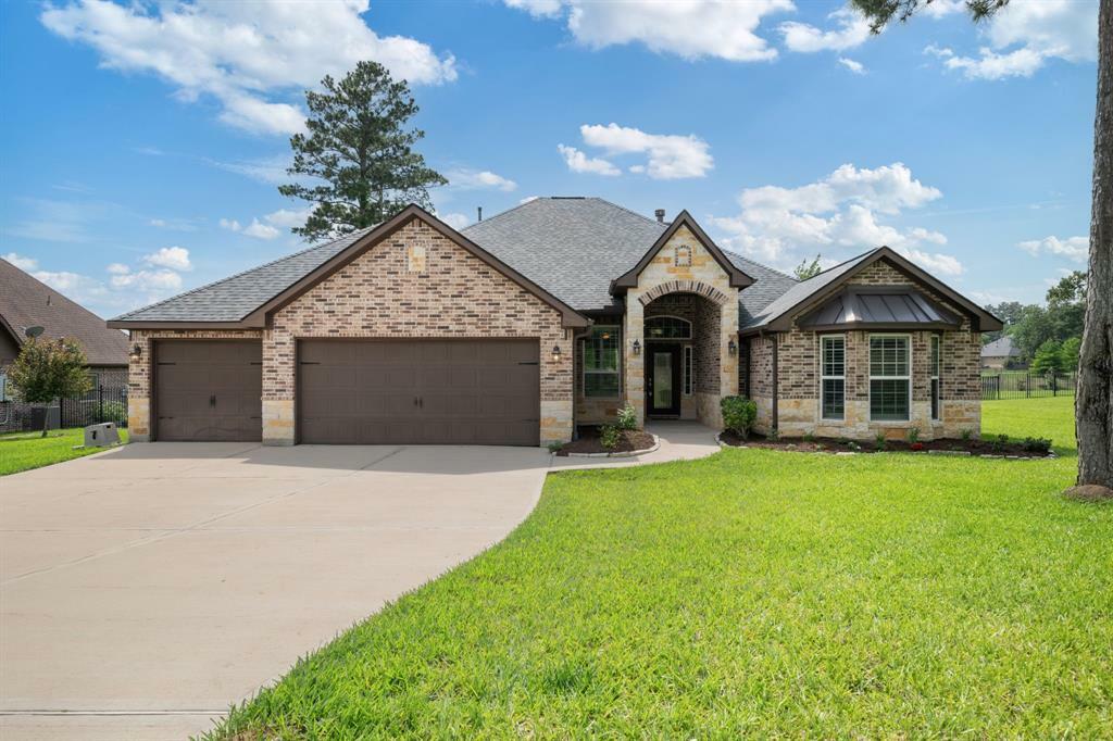 Property Photo: 11743 Parkside Boulevard TX 77356