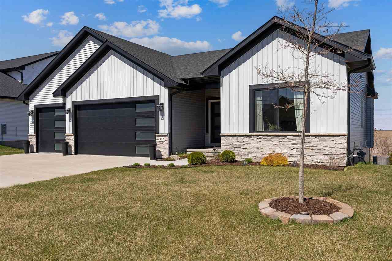 Property Photo: 302 Dogwood Ln IA 52340