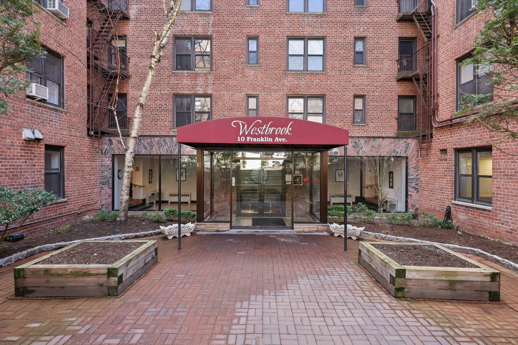 Property Photo: 10 Franklin Avenue 4L NY 10601