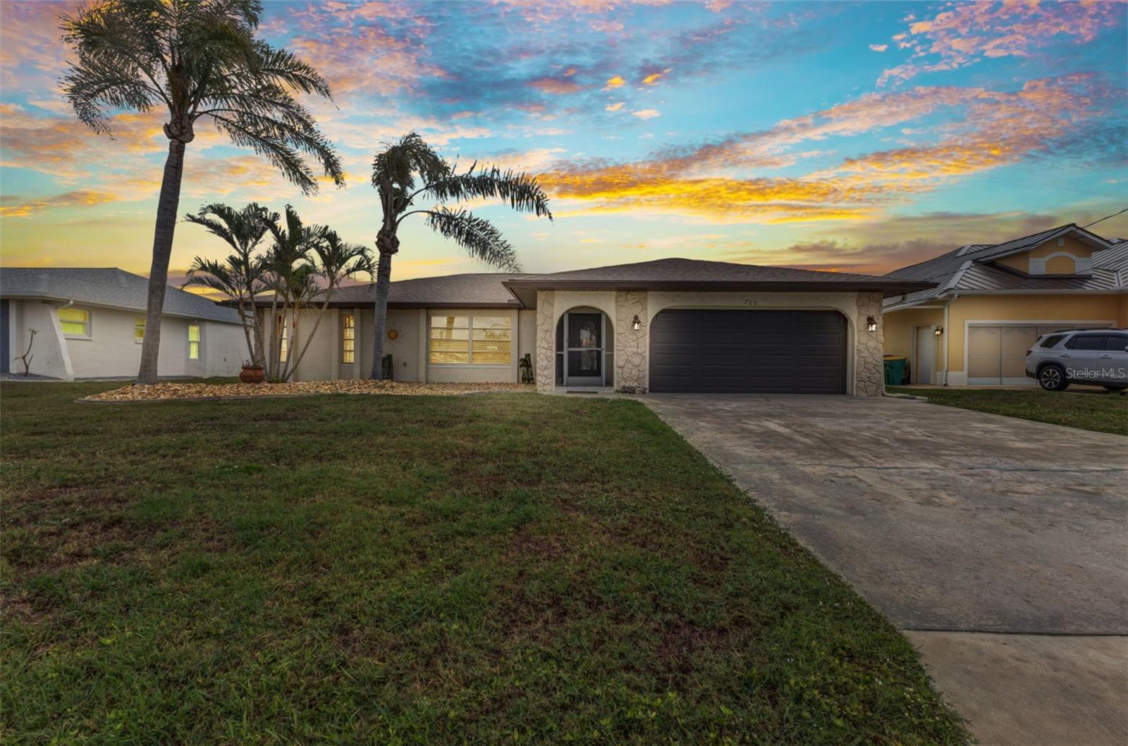 Property Photo:  205 East Tarpon Boulevard NW  FL 33952 
