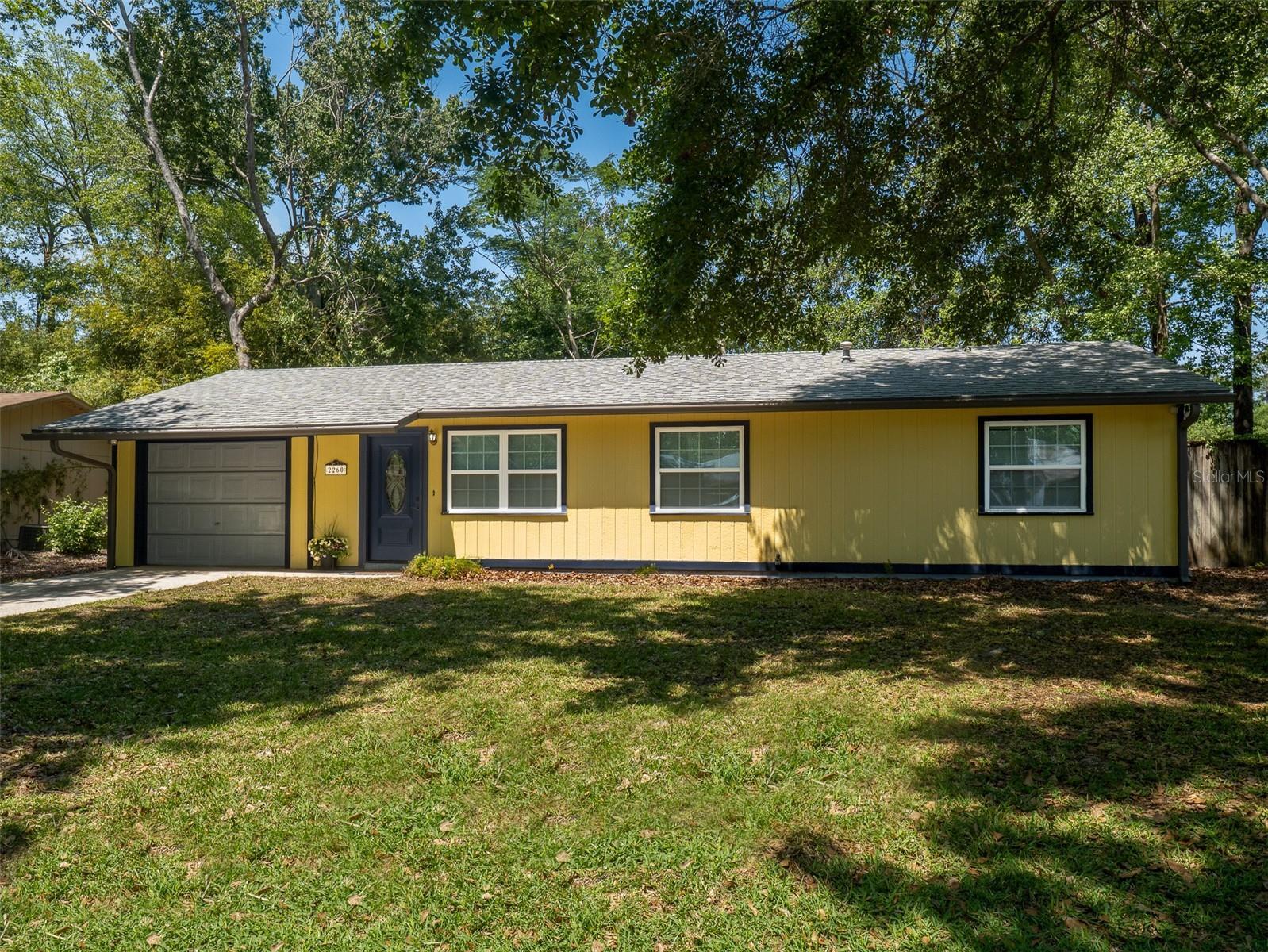 Property Photo: 2260 NW 36th Place FL 32605