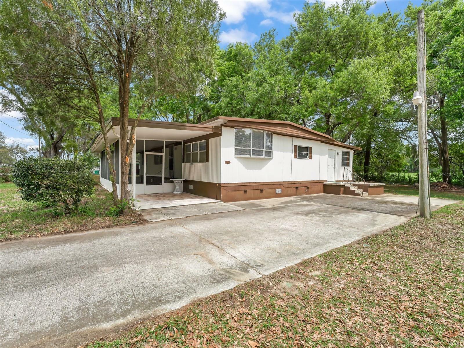 Property Photo: 16065 SE 99th Terrace FL 34491