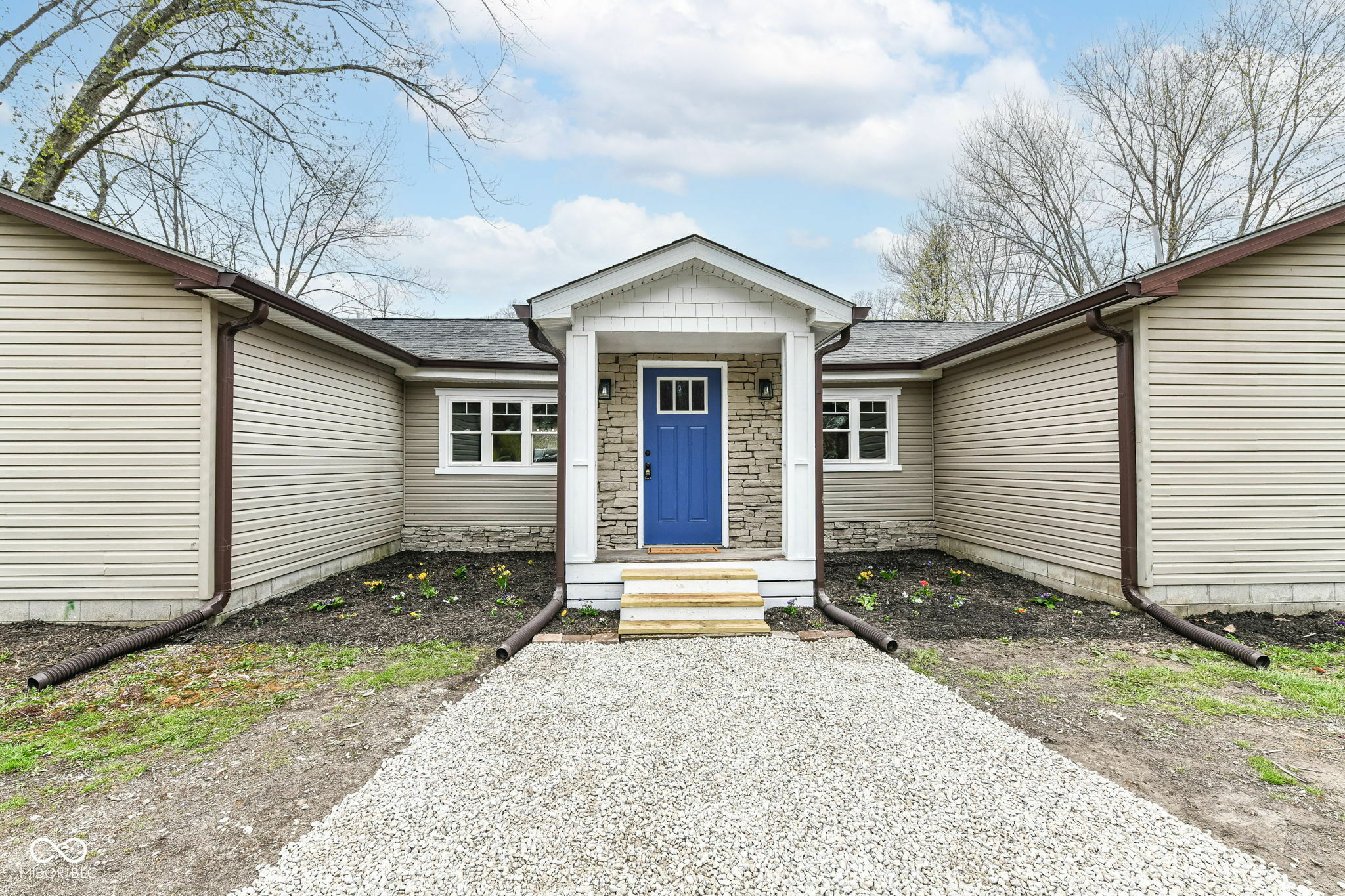 Property Photo: 2420 Goose Creek Road IN 46151