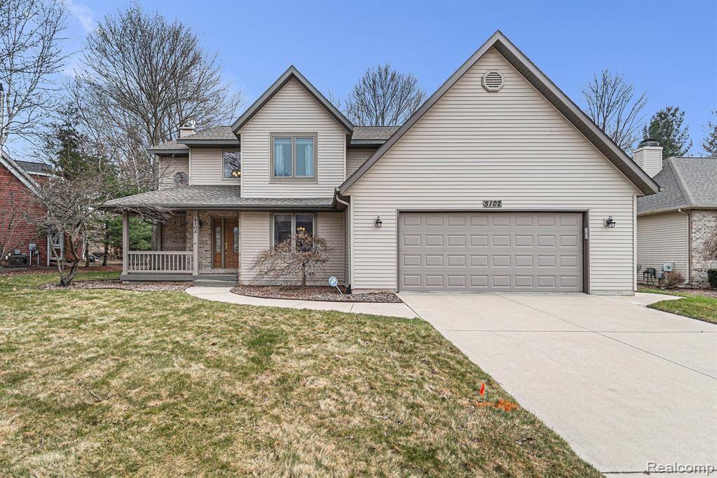 Property Photo:  5102 Foxpoint Circle  MI 48642 3384 