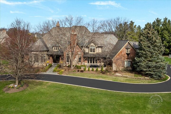 36W442 Hunters Gate Road  St. Charles IL 60175 photo