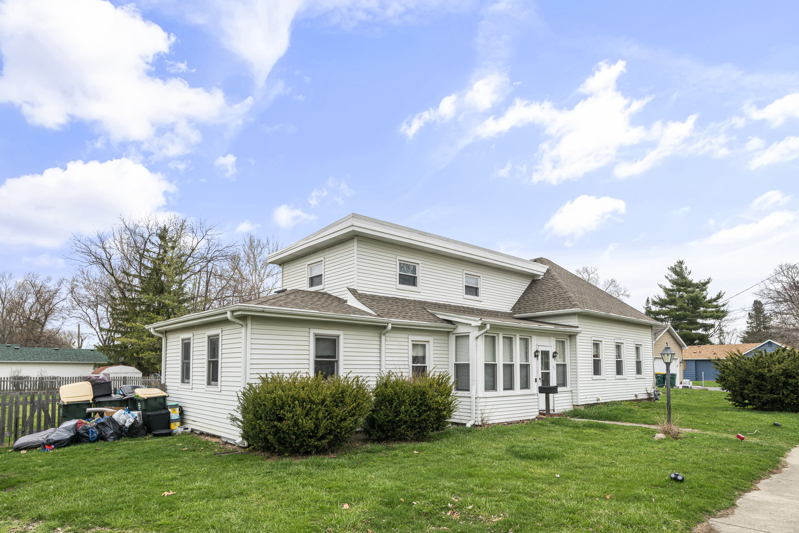 Property Photo: 215 E Lee Street IL 60545
