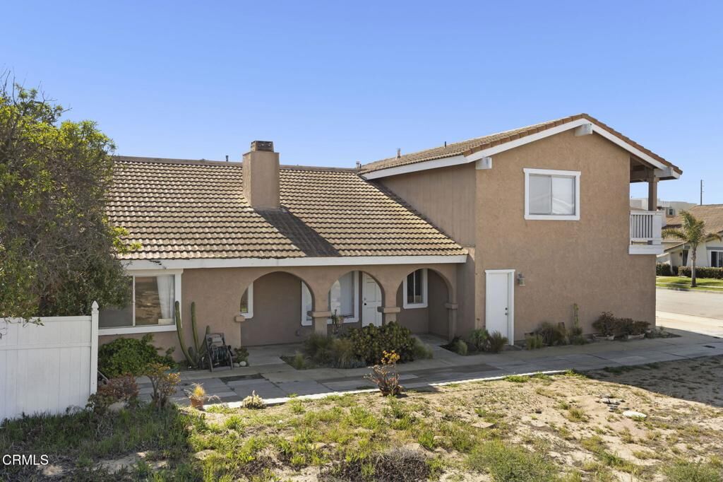 Property Photo:  1020 Dunes Street  CA 93035 