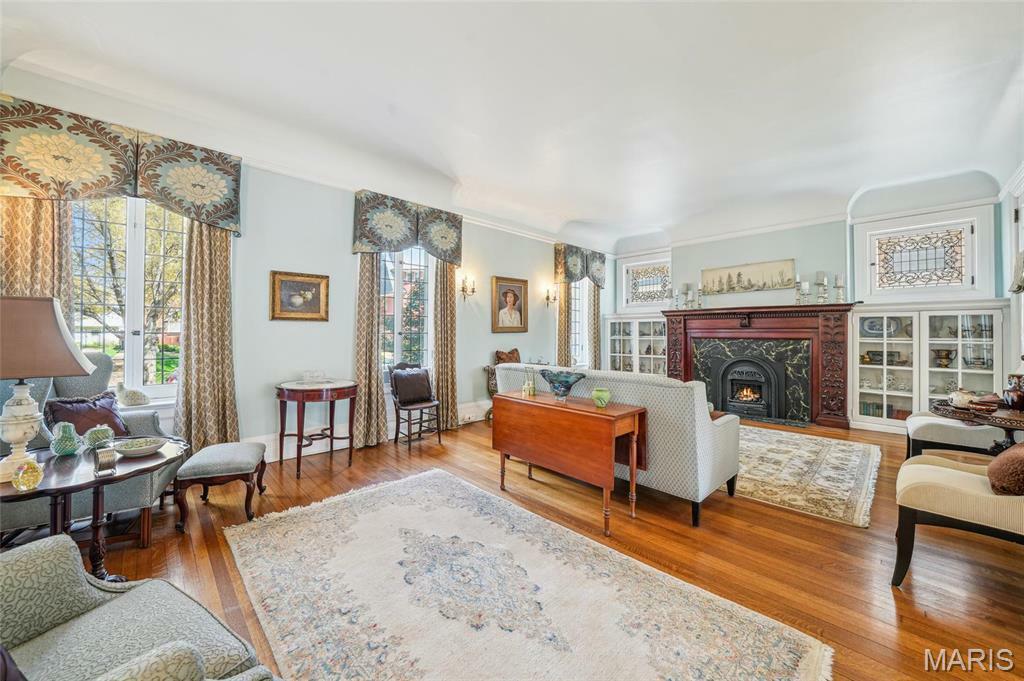 Property Photo: 4386 Westminster Place MO 63108