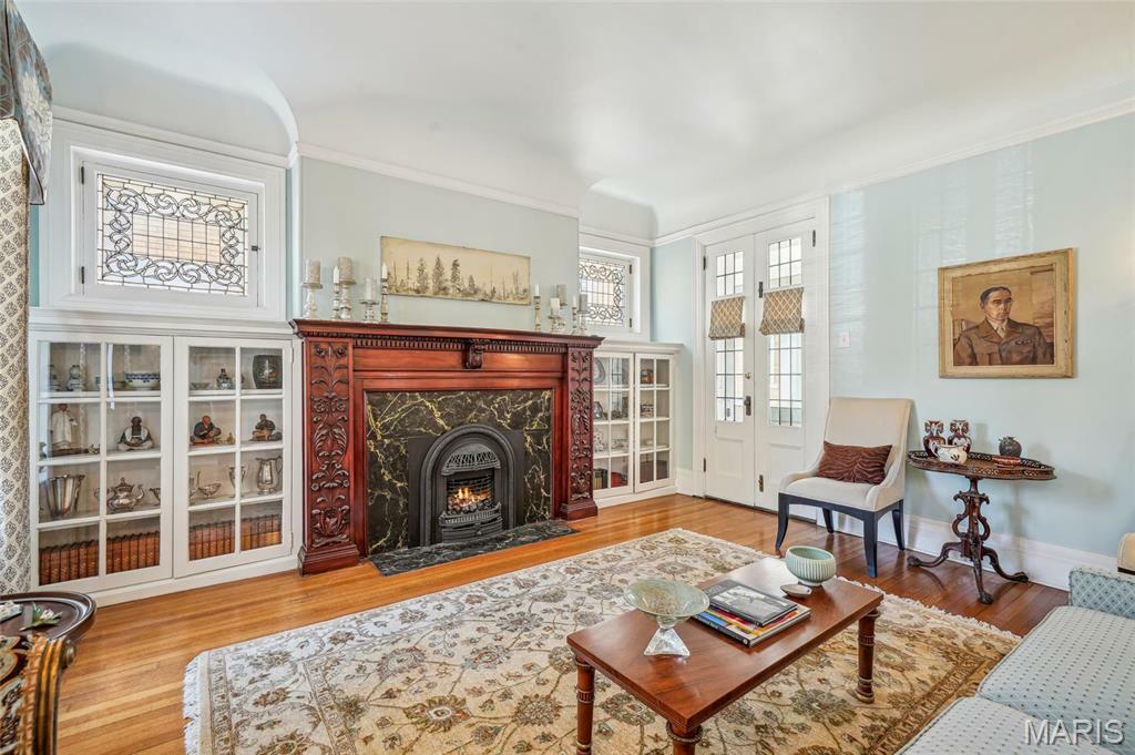 Property Photo: 4386 Westminster Place MO 63108