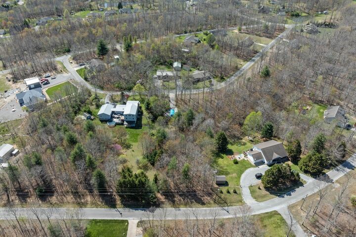 Property Photo:  724 Keato Dr  TN 38572 