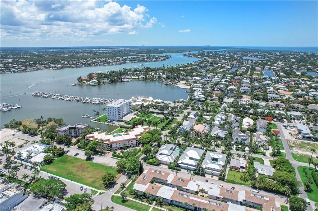 Property Photo:  676 12th Ave S 676  FL 34102 